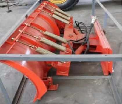 Hydrauliskt snöblad till minilastare