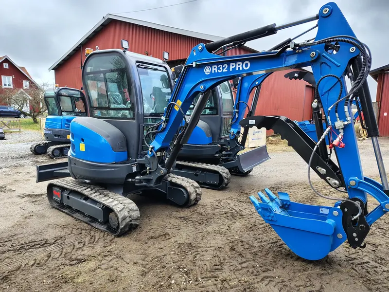 Rippa R32 minigrävare med hytt