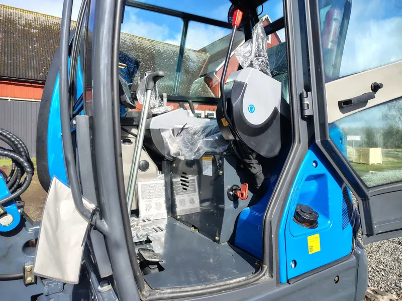 Hytt och förarstol i Rippa R32