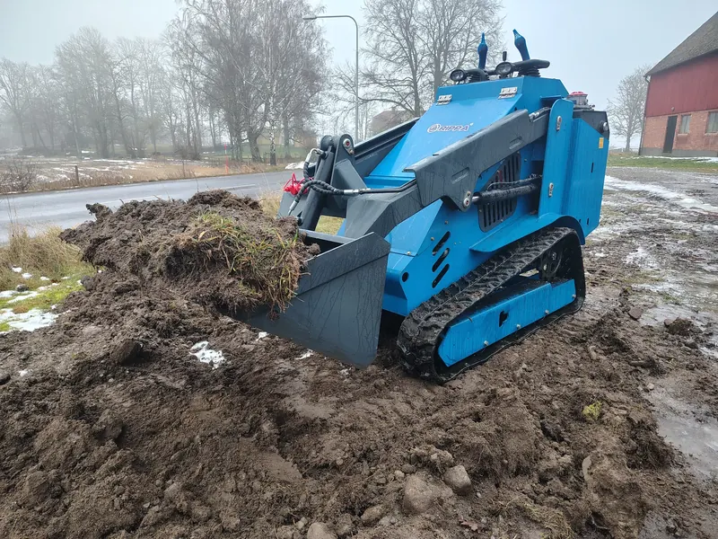 Rippa RS06 med lastad skopa